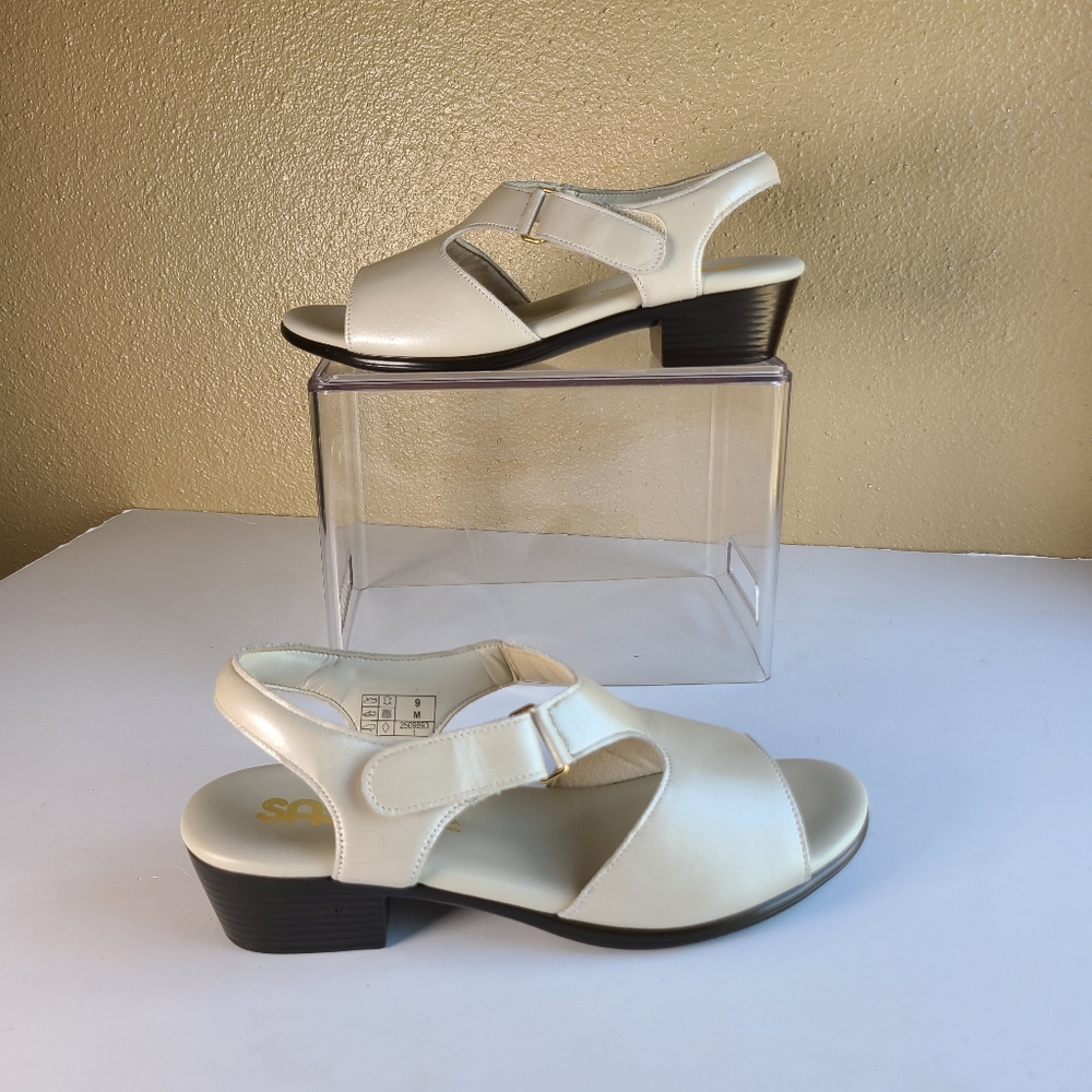 SAS Suntimer Lusso Ivory White Low Heel Strap Women’s Shoes Size 9 Medium